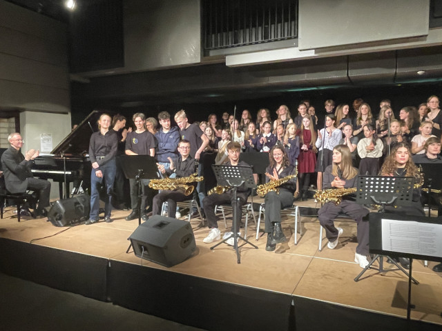 Die Technik-AG + Ensembles 
